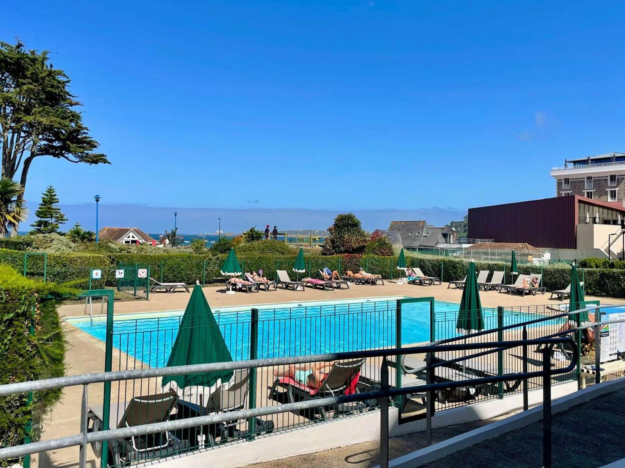 Appartement Perros-guirec, 2 Pièces, 4 Personnes - Fr-1-542-49 Perros-Guirec